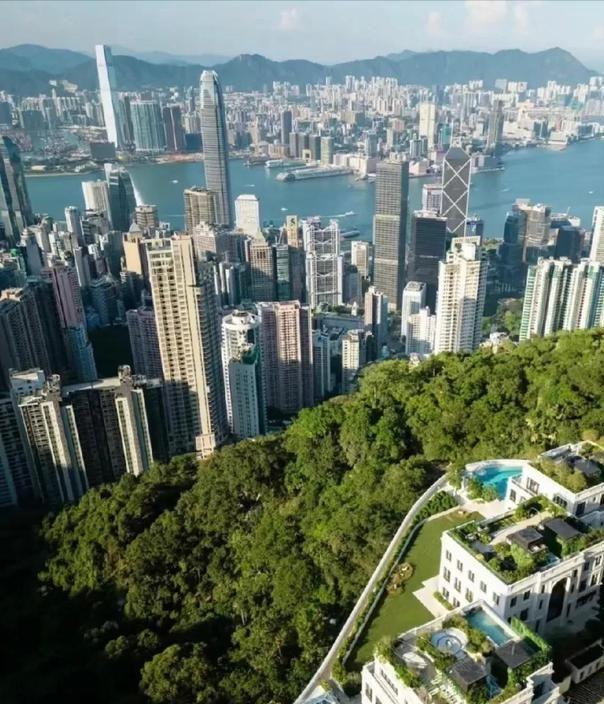 李兆基的位于太平山顶价值50亿港元太壕了AG旗舰厅·(中国)网站香港第一豪宅就是(图7)